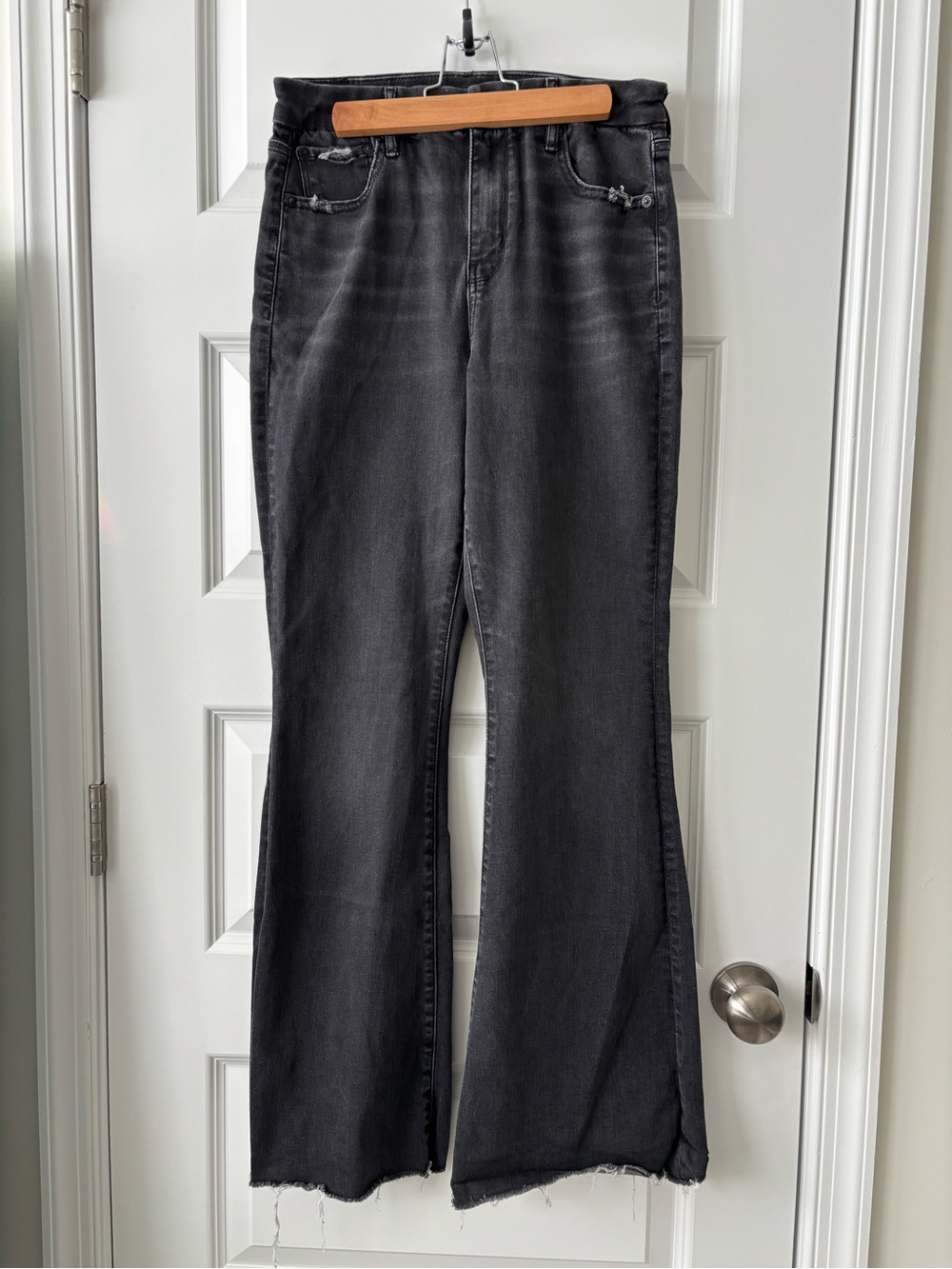 American Eagle Curvy Super High Rise Flare Jeans Size 10 Dark Gray Distressed